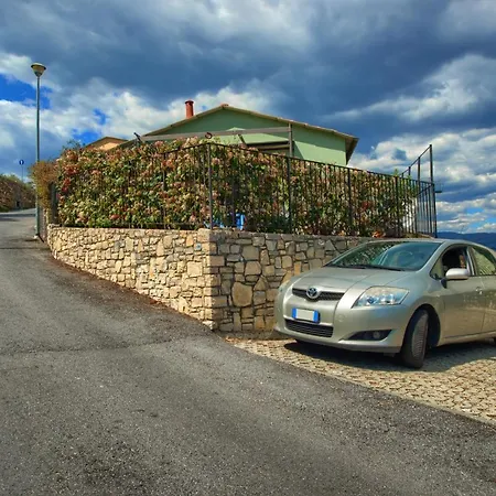 Casa Con Piscina, Vista Mare, Patio Privato, Ac, Posto Auto E Wi-fi Imperia