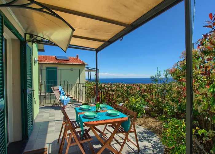Semesterbostad Casa Con Piscina, Vista Mare, Patio Privato, Ac, Posto Auto E Wi-fi Imperia