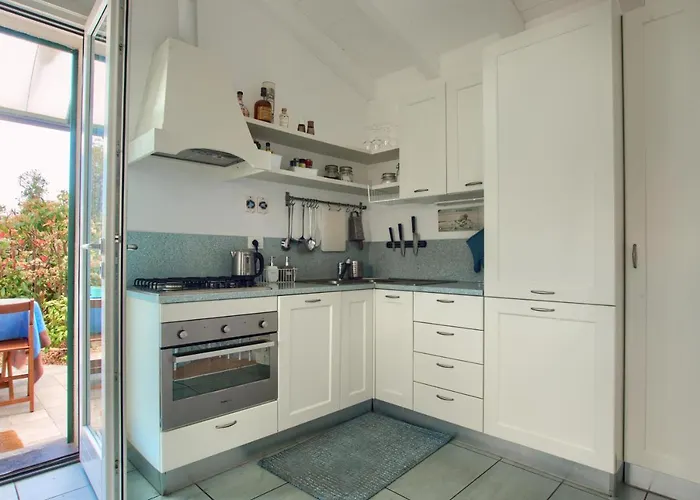 Casa Con Piscina, Vista Mare, Patio Privato, Ac, Posto Auto E Wi-fi Semesterbostad Imperia