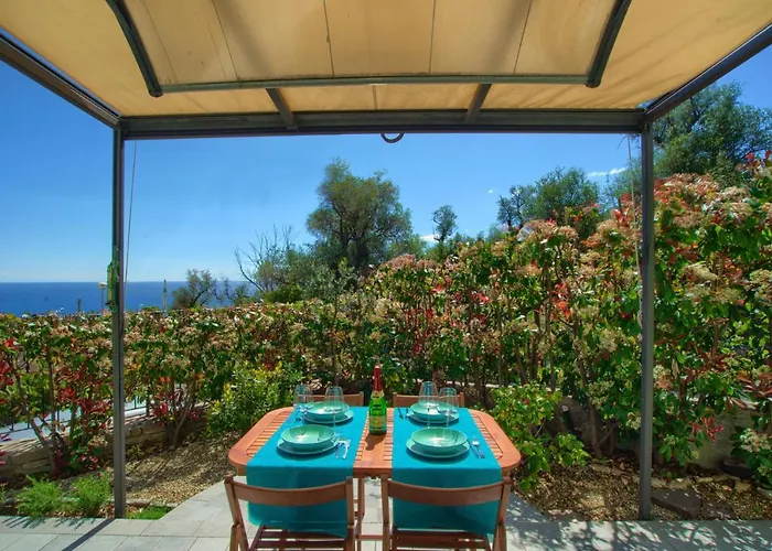 Casa Con Piscina, Vista Mare, Patio Privato, Ac, Posto Auto E Wi-fi Imperia
