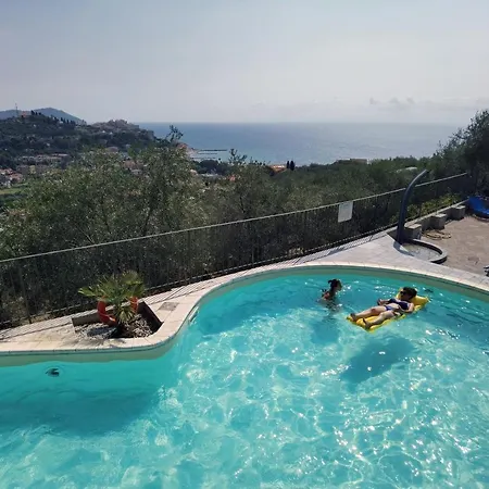 Casa Con Piscina, Vista Mare, Patio Privato, Ac, Posto Auto E Wi-fi
