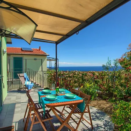 Vakantiehuis Casa Con Piscina, Vista Mare, Patio Privato, Ac, Posto Auto E Wi-fi Imperia