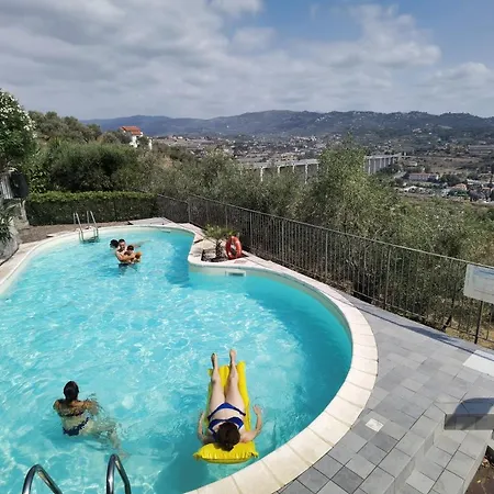 Nyaraló Casa Con Piscina, Vista Mare, Patio Privato, Ac, Posto Auto E Wi-fi Imperia