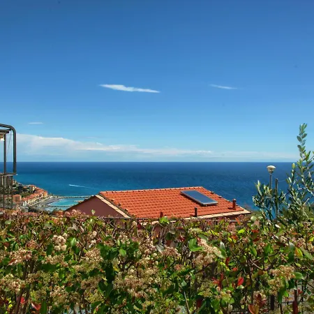 Casa Con Piscina, Vista Mare, Patio Privato, Ac, Posto Auto E Wi-fi * Imperia