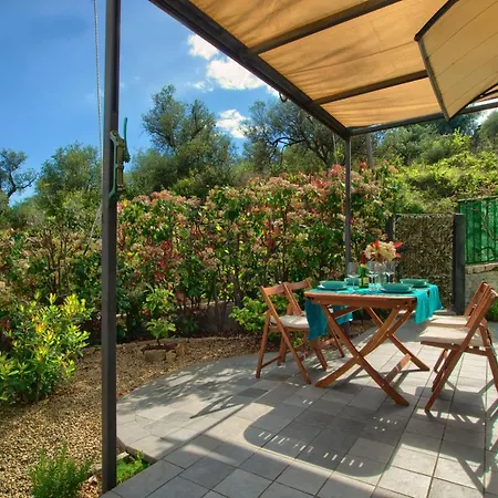 Casa Con Piscina, Vista Mare, Patio Privato, Ac, Posto Auto E Wi-fi Vakantiehuis