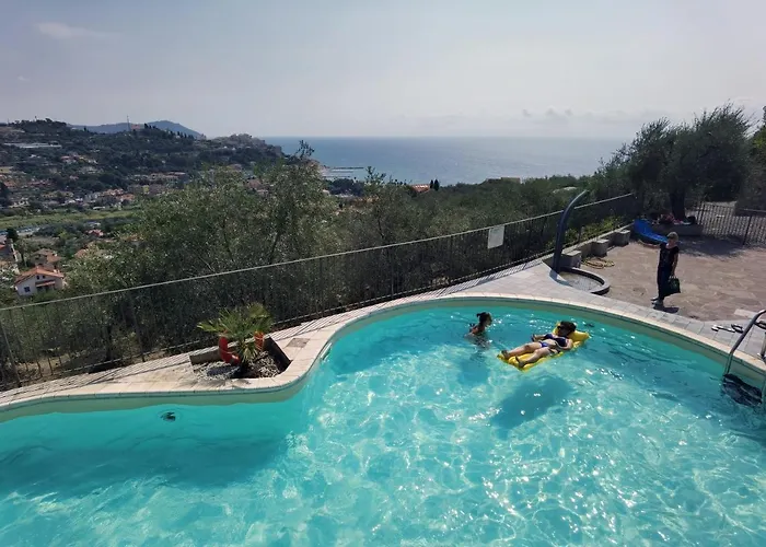 Casa Con Piscina, Vista Mare, Patio Privato, Ac, Posto Auto E Wi-fi
